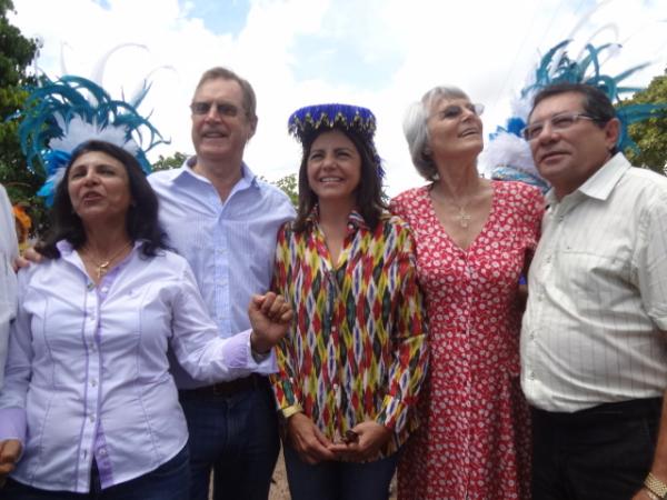 Roseana Sarney &eacute; recebida com festa em Bar&atilde;o de Graja&uacute;.(Imagem:FlorianoNews)