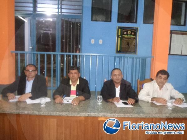 C&acirc;mara de Bar&atilde;o de Graja&uacute; encerra primeiro per&iacute;odo Legislativo de 2015. (Imagem:FlorianoNews)
