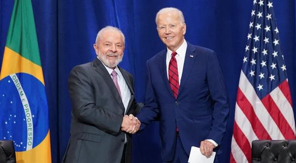 Lula responde carta de Biden e convida presidente dos EUA para visitar o Brasil
