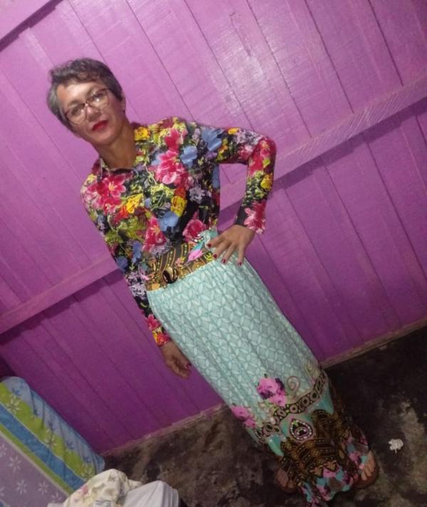 Mec&acirc;nico contou com depila&ccedil;&atilde;o, maquiagem e roupas longas para se passar pela m&atilde;e na prova do Detran em Rond&ocirc;nia(Imagem:Reprodu&ccedil;&atilde;o/WhatsApp)