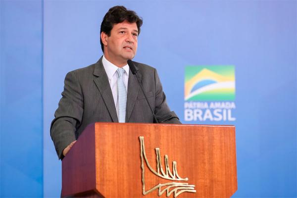 Em artigo cientifico, Mandetta consolida posição por isolamento social