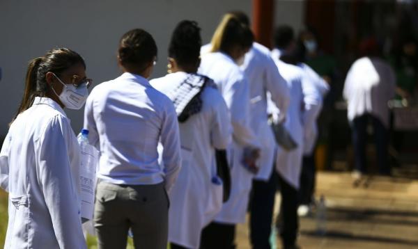 Inep aplica neste domingo provas do Revalida