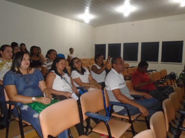 Abertura de Congresso de Capacita&ccedil;&atilde;o re&uacute;ne Conselheiros Tutelares de Floriano e regi&atilde;o.(Imagem:FlorianoNews)