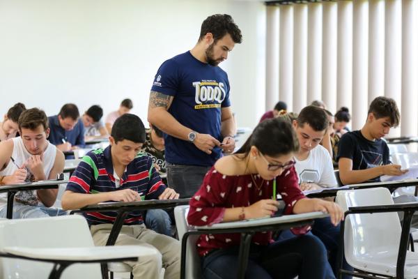 Prefeitura de Elesbão Veloso realiza processo seletivo para contratação de 60 professores