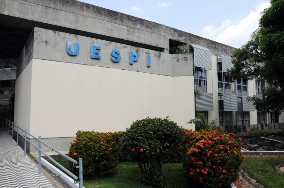 Uespi abre seleção para cinco vagas no Núcleo de Educação a Distância