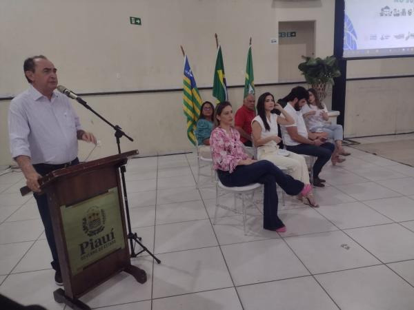 Floriano Sedia o V Semin&aacute;rio Descentralizado da Primeira Inf&acirc;ncia.(Imagem:FlorianoNews)