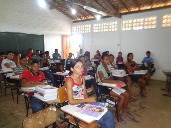 Comiss&atilde;o organizadora d&aacute; pontap&eacute; inicial para o Festival de Cantores Estudantis 2012.(Imagem:FlorianoNews)