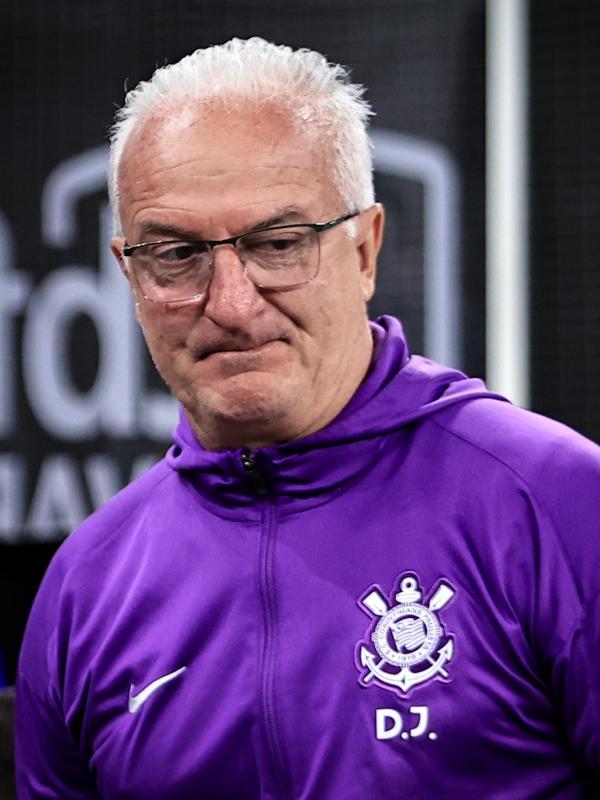 Presidente do Corinthians diz que Dorival está garantido no cargo, mas pondera: Futebol é resultado