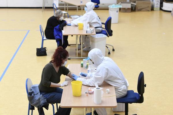 Médicos poderão adotar protocolo nacional contra a covid-19 e hospitais do PI terão medicamento