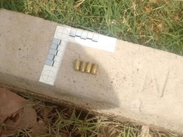 Homem é morto com tiros de pistola e casal é suspeito de cometer o crime