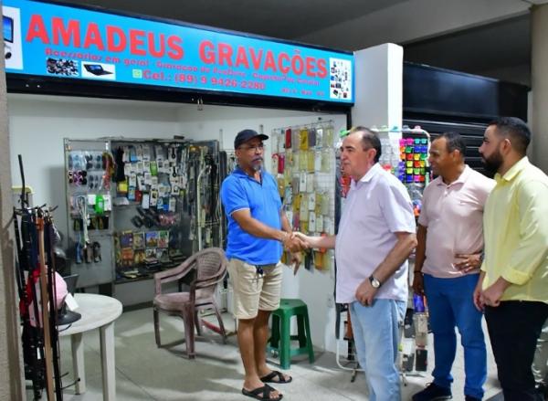  Prefeito de Floriano visita Mercado P&uacute;blico Central e anuncia melhorias.(Imagem:Reprodu&ccedil;&atilde;o/Instagram)