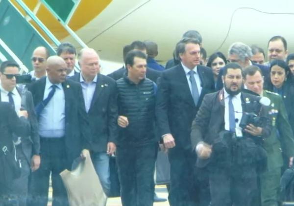 Bolsonaro desembarca em Vit&oacute;ria da Conquista, na Bahia, para inaugura&ccedil;&atilde;o de aeroporto.(Imagem:Reprodu&ccedil;&atilde;o/GloboNews)