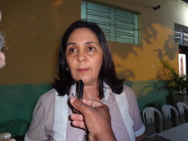 Vereadora Ana Cleide &eacute; anunciada como pr&eacute;-candidata a vice de En&eacute;as Maia.(Imagem:FlorianoNews)