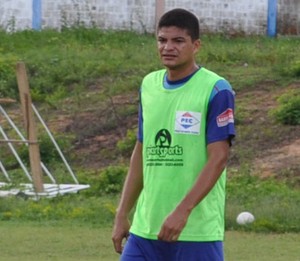 Com prudência, Piauí renova com base e vai atrás de lateral e zagueiro