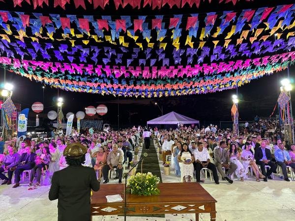 Equatorial sorteia geladeiras durante casamento comunit&aacute;rio em Teresina(Imagem:Divulga&ccedil;&atilde;o)