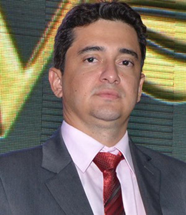 Prefeito Luciano Fonseca é acusado de nepotismo