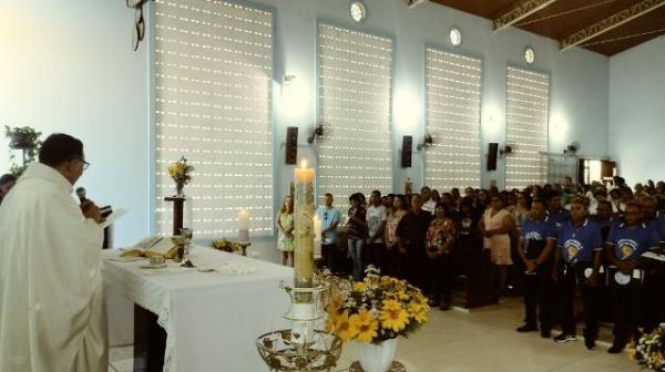 Igrejas de Floriano celebram Dia das M&atilde;es com missa solene.(Imagem:FlorianoNews)