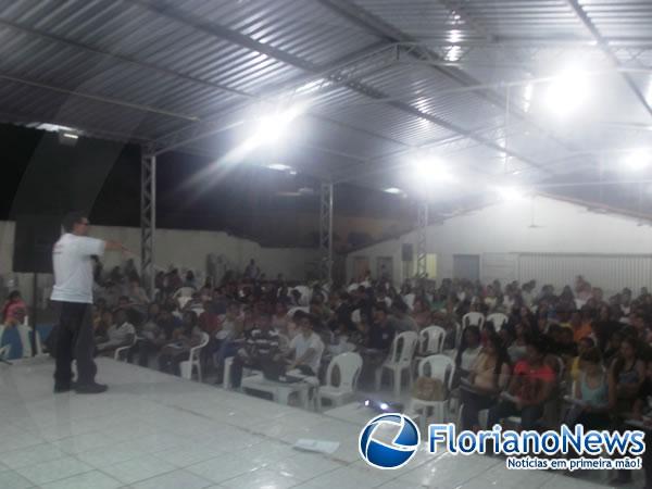 Para descontrair, alunos do Col&eacute;gio Impacto ter&atilde;o show de humor com Dirceu Andrade.(Imagem:FlorianoNews)