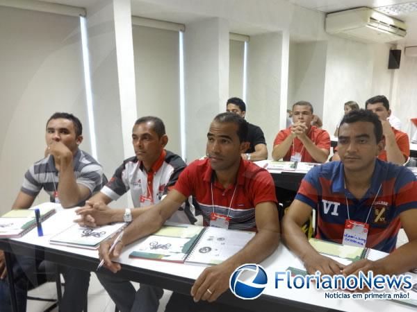 Cajueiro Motos realizou treinamento em vendas para funcion&aacute;rios.(Imagem:FlorianoNews)