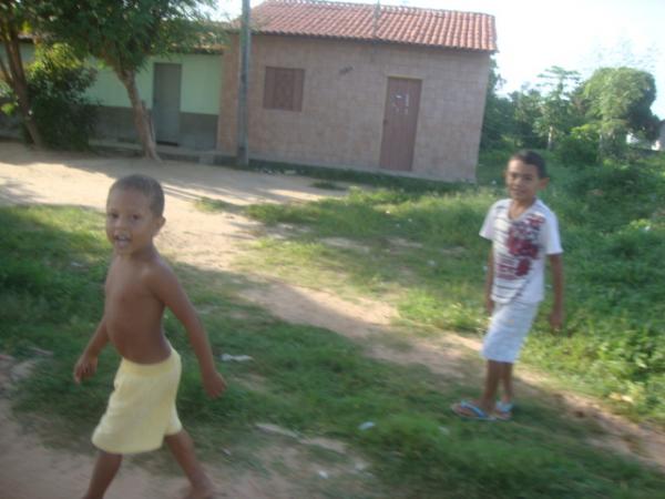 Crian&ccedil;as no Click do Amarelinho(Imagem:reda&ccedil;a)