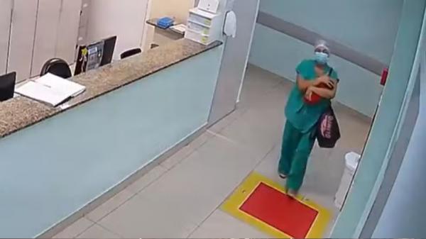 Técnica de enfermagem presa após tentar levar bebê de maternidade já foi indiciada por estelionato