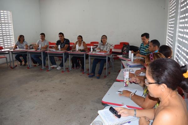 Professores da Escola M. Pe. Pedro Barroso participam de encontro pedag&oacute;gico.(Imagem:Waldemir Miranda)