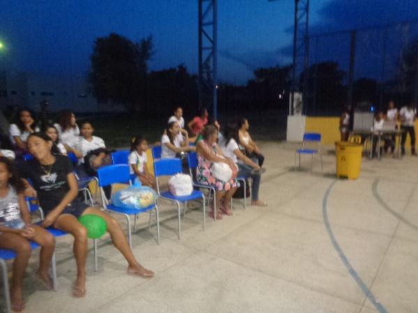 CEEP de Floriano realiza culminância de Ação Global com distribuição de alimentos.(Imagem:FlorianoNews)