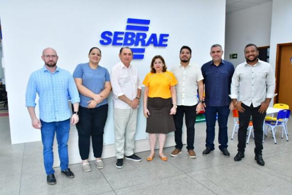 Floriano fortalece parcerias para desenvolvimento econ&ocirc;mico com o Sebrae.(Imagem:Secom)