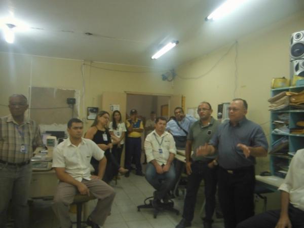 Servidores da ag&ecirc;ncia dos Correios articulam greve em Floriano.(Imagem:FlorianoNews)