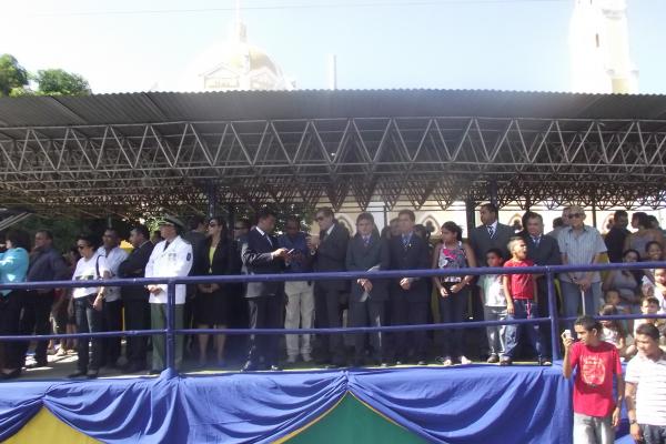 Desfile em comemora&ccedil;&atilde;o a sete de setembro em Floriano(Imagem:FlorianoNews)