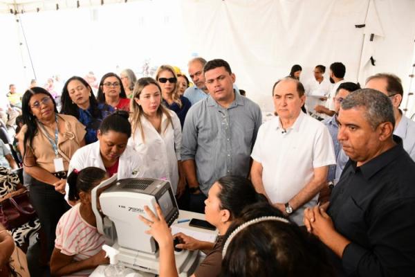 Gestores da região visitam serviços da Carreta da Oftalmologia em Floriano