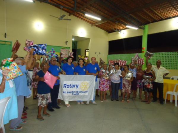 Idosos participam de Jantar organizado pela Funda&ccedil;&atilde;o Pavel e Rotary Club.(Imagem:FlorianoNews)