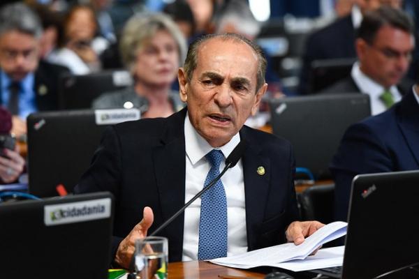 "Retrocesso", diz Marcelo Castro sobre aprovação de PEC das drogas