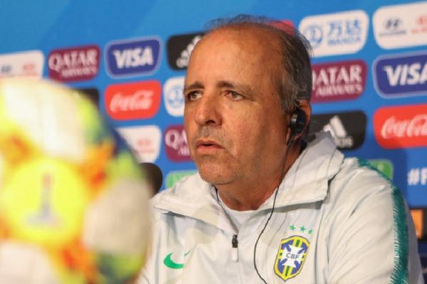 Ex-técnico da seleção feminina, Vadão é internado em São Paulo