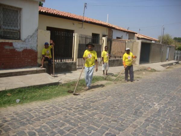 Limpeza P&uacute;blica(Imagem:Amarelinho)
