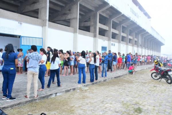 Prefeitura de Floriano realiza entrega de cestas básicas a famílias das zonas urbana e rural(Imagem:Secom)