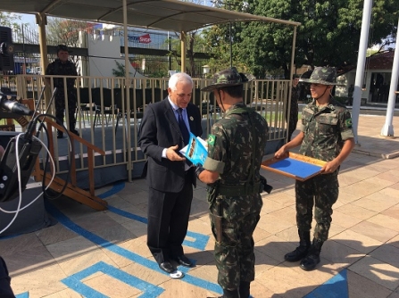 Themístocles Filho recebe homenagem do Exército Brasileiro