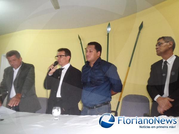 Emo&ccedil;&atilde;o e como&ccedil;&atilde;o marca sess&atilde;o especial e sepultamento do Secret&aacute;rio Gonzaga Carvalho. (Imagem:FlorianoNews)