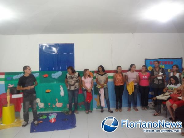 Evento marca encerramento das atividades do PNAIC em Bar&atilde;o de Graja&uacute;.(Imagem:FlorianoNews)