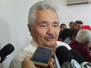 Elmano pode se filiar ao PMDB no dia 02 de fevereiro