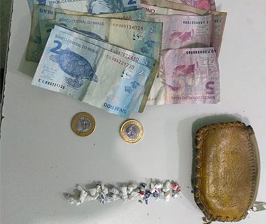 Três são presos com 23 pedras de crack no Planalto Ininga