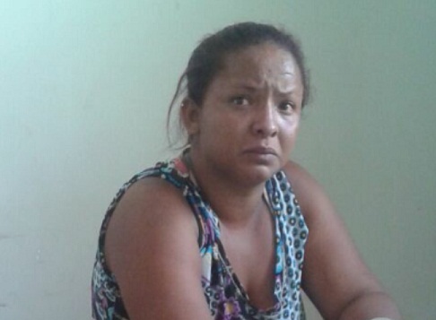 Mulher flagrada com moto tomada de assalto é presa pela Força Tática