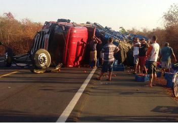 PRF registra dois acidentes com um morto e quatro feridos na BR-343