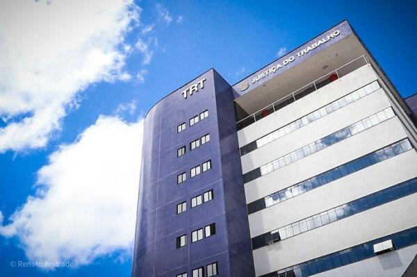 Concurso do TRT é realizado neste domingo (18); técnico judiciário é o cargo mais disputado