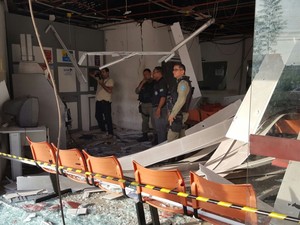 Bando explode caixa eletrônico do Detran do bairro Dirceu em Teresina