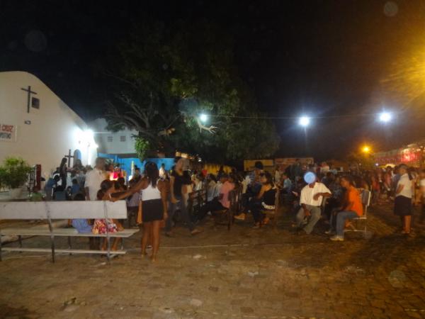 Prociss&atilde;o encerra festejo de Santa Cruz dos Milagres em Floriano.(Imagem:FlorianoNews)