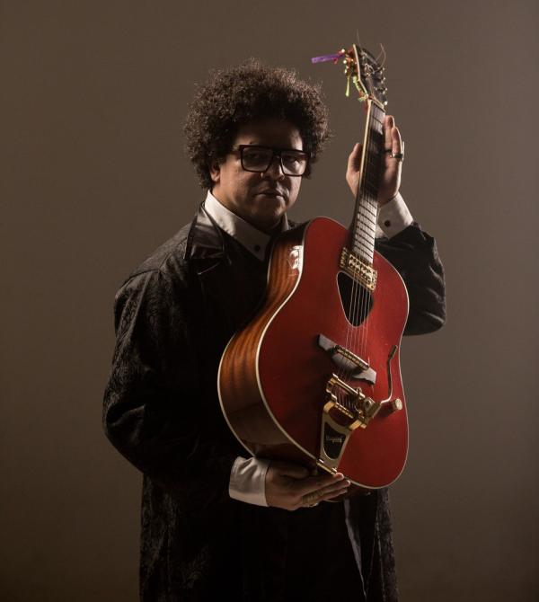 Clayton Barros, violonista do Cordel do Fogo Encantado, debuta solo com gravação instrumental