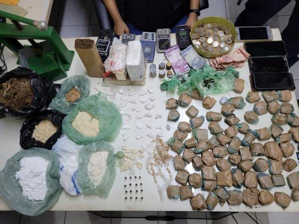 "O filho tá on": operação policial prende no Piauí suspeito de postar fotos com drogas em grupos