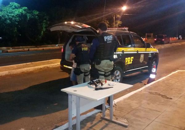 PRF prende dupla com armas, munições e dinheiro em Floriano.(Imagem:Cidade verde)