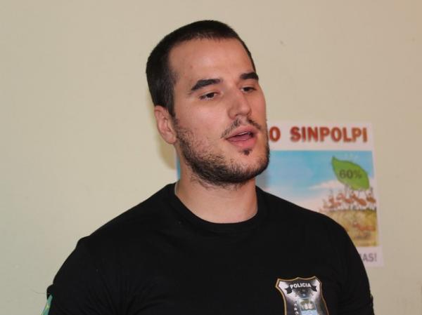 Delegado Matheus Zanatta revelou que vai acionar a Pol&iacute;cia Federal.(Imagem:Juliana Barros/G1)